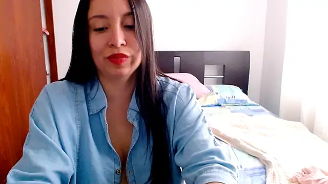 emely sexx20 online show from 01.01.25