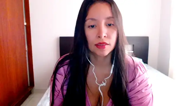 emely sexx20 online show from 02.22.25
