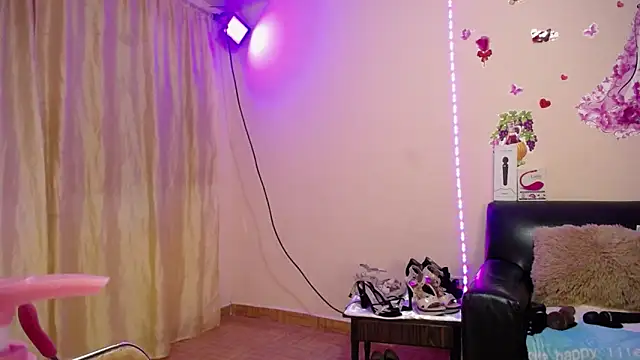 Snapshot of ashlei_ chatting on 01.12.25 ashlei  online show from 01.12.25