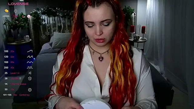 Miss Maya Mils online show from 01.01.25