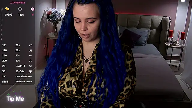 Miss Maya Mils online show from 11.06.25