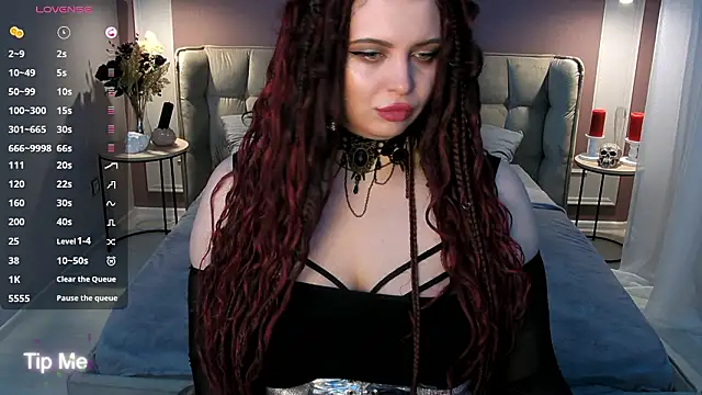 Miss Maya Mils online show from 03.06.26