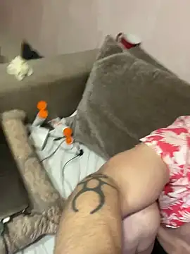 Snapshot of MaeltraJoy chatting on 02.28.25 MaeltraJoy online show from 02.28.25