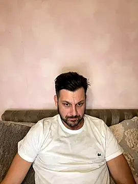 Snapshot of MaeltraJoy chatting on 09.20.25 MaeltraJoy online show from 09.20.25