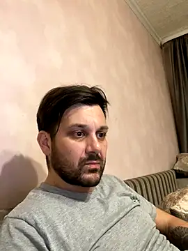 Snapshot of MaeltraJoy chatting on 10.23.25 MaeltraJoy online show from 10.23.25