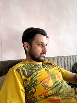 Snapshot of MaeltraJoy chatting on 10.24.25 MaeltraJoy online show from 10.24.25