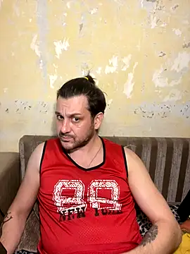 Snapshot of MaeltraJoy chatting on 12.21.25 MaeltraJoy online show from 12.21.25