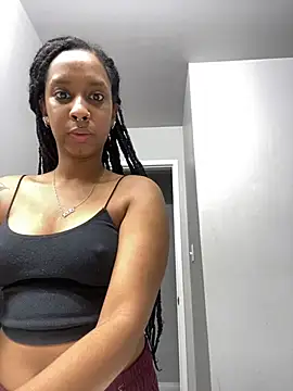 Your Paris online show from 01.25.25