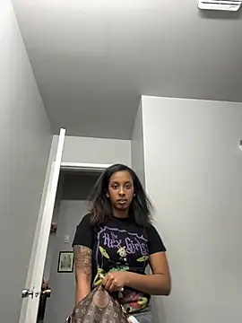 Your Paris online show from 01.31.25