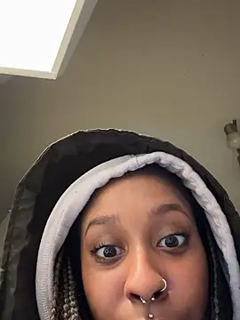 Your Paris online show from 02.04.25