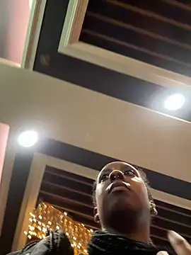 Your Paris online show from 03.04.25