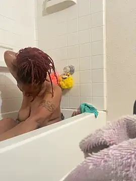 Snapshot of skylarrylee chatting on 02.02.25 skylarrylee online show from 02.02.25