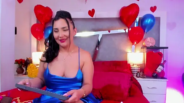 Snapshot of Evangeline_Taylorr chatting on 02.15.25 Evangeline Taylorr online show from 02.15.25