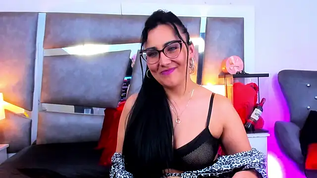 Snapshot of Evangeline_Taylorr chatting on 03.02.25 Evangeline Taylorr online show from 03.02.25