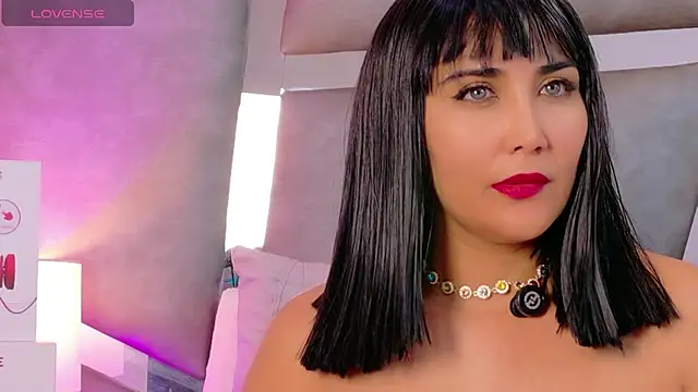 Evangeline Taylorr online show from 12.04.25