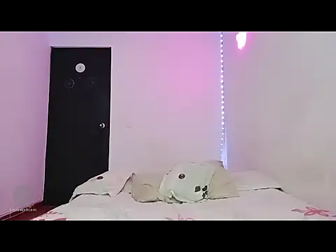 Snapshot of lucydreamm chatting on 09.27.25 lucydreamm online show from 09.27.25