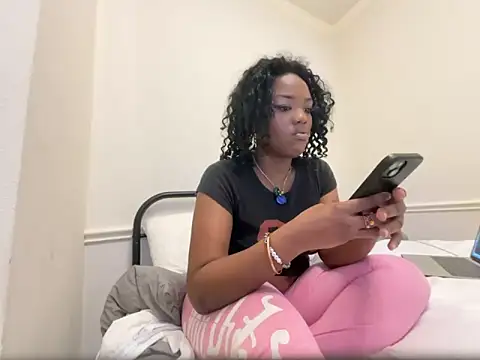 Snapshot of magicalc00ch chatting on 05.15.26 magicalc00ch online show from 05.15.26