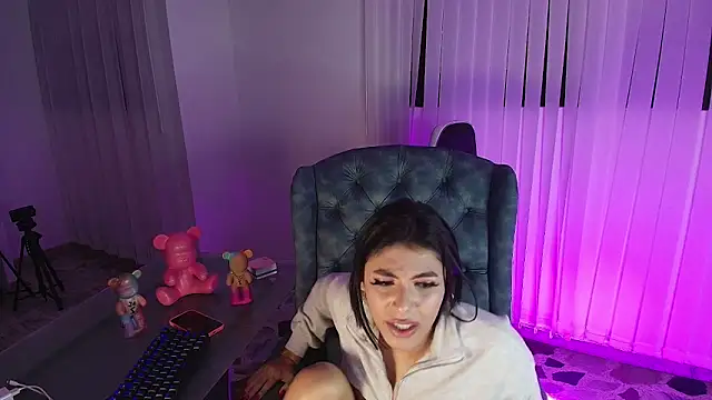 Snapshot of IsabelleFoxx_ chatting on 01.05.25 IsabelleFoxx online show from 01.05.25