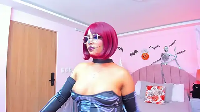 MadelaineJones online show from 10.31.25