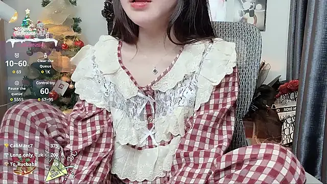 Snapshot of Berrysweet_68 chatting on 01.08.25 Berrysweet 68 online show from 01.08.25