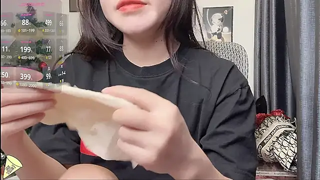 Snapshot of Berrysweet_68 chatting on 02.12.25 Berrysweet 68 online show from 02.12.25