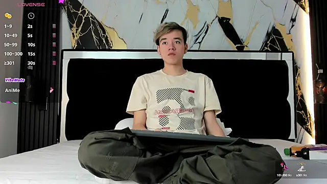Snapshot of bunny_maxi chatting on 01.09.25 bunny maxi online show from 01.09.25