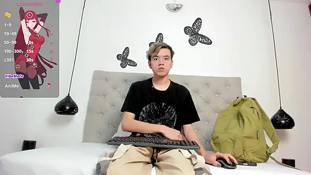 Snapshot of bunny_maxi chatting on 01.10.25 bunny maxi online show from 01.10.25