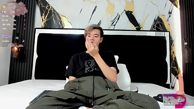 Snapshot of bunny_maxi chatting on 01.19.25 bunny maxi online show from 01.19.25