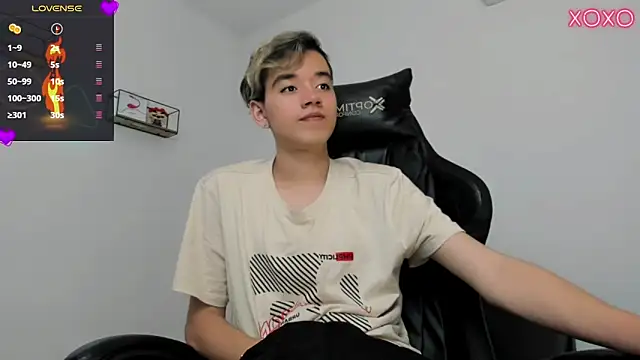 Snapshot of bunny_maxi chatting on 03.03.25 bunny maxi online show from 03.03.25
