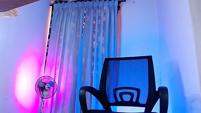 Snapshot of DanteSantoro chatting on 02.23.26 DanteSantoro online show from 02.23.26