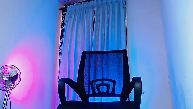 Snapshot of DanteSantoro chatting on 02.24.26 DanteSantoro online show from 02.24.26