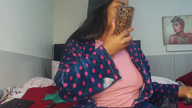 Snapshot of Fiercefoxxy chatting on 06.23.26 Fiercefoxxy online show from 06.23.26