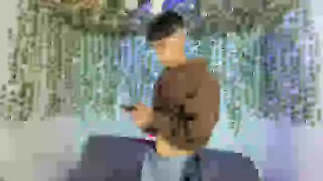 oliverhot2005 online show from 09.26.25