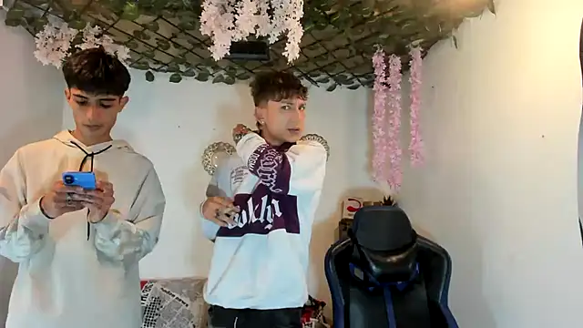 oliverhot2005 online show from 10.05.25