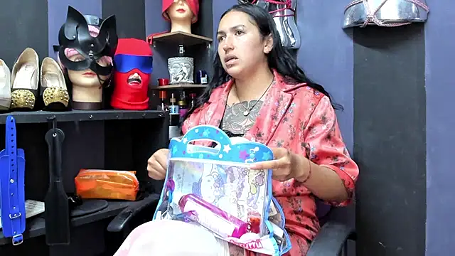 Snapshot of LucyStrike_ chatting on 01.25.25 LucyStrike online show from 01.25.25