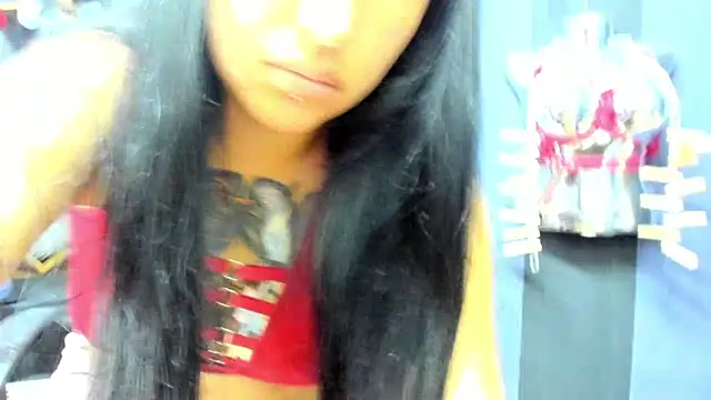 Snapshot of LucyStrike_ chatting on 02.11.25 LucyStrike online show from 02.11.25