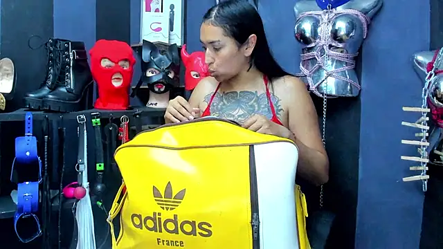 Snapshot of LucyStrike_ chatting on 02.12.25 LucyStrike online show from 02.12.25