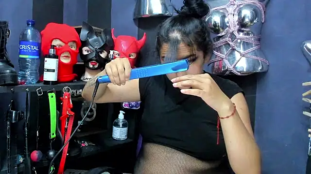 Snapshot of LucyStrike_ chatting on 03.05.25 LucyStrike online show from 03.05.25