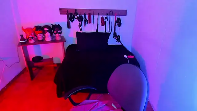 LucyStrike  online show from 01.13.26