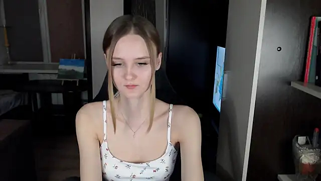 Snapshot of _Sansa_stark_ chatting on 02.17.25  Sansa stark  online show from 02.17.25