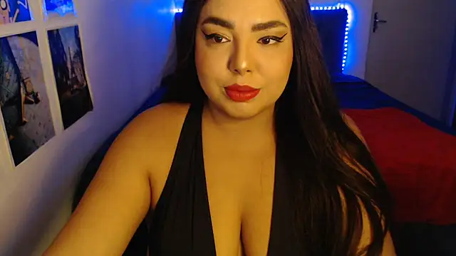 Snapshot of Internacionalist7 chatting on 02.13.25 Internacionalist7 online show from 02.13.25