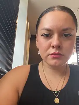 Snapshot of Luccreccia_ chatting on 09.20.25 Luccreccia  online show from 09.20.25