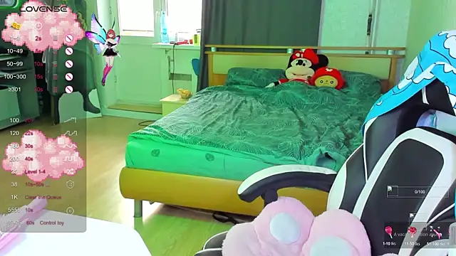 Snapshot of folinskayyya chatting on 10.08.25 folinskayyya online show from 10.08.25