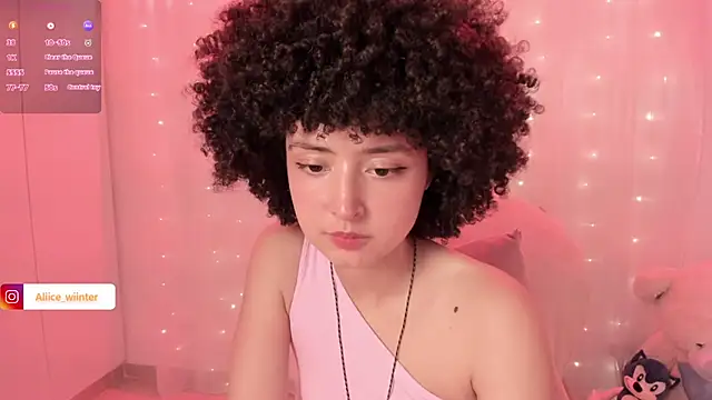 Snapshot of Alice_winter_ chatting on 11.11.25 Alice winter online show from 11.11.25