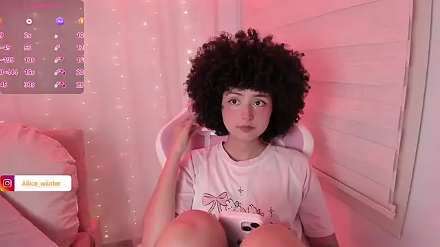 Snapshot of Alice_winter_ chatting on 02.05.26 Alice winter online show from 02.05.26