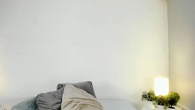 isa molly online show from 01.05.25