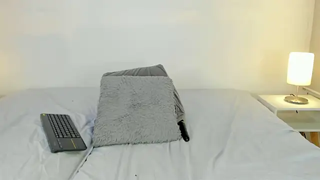isa molly online show from 03.13.25