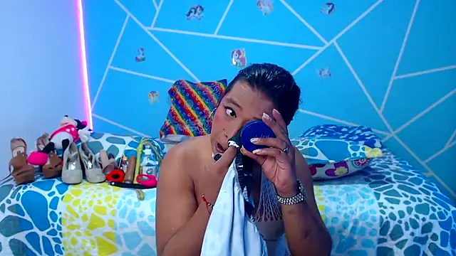 EmilyTsSweet online show from 10.28.25