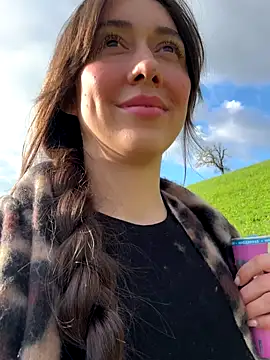 Snapshot of emiliasommer chatting on 10.16.25 emiliasommer online show from 10.16.25