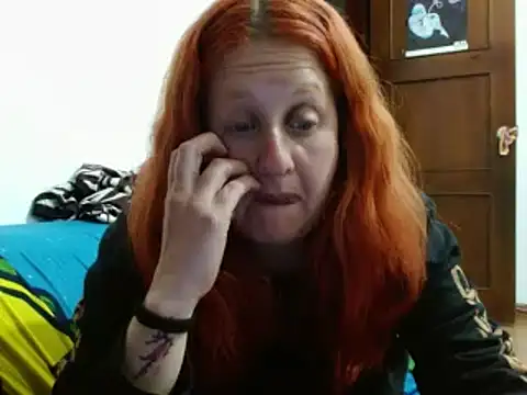 Snapshot of ViioletaMora chatting on 09.23.25 ViioletaMora online show from 09.23.25